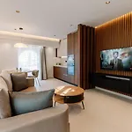 Old Town Luxury 2 Apartment